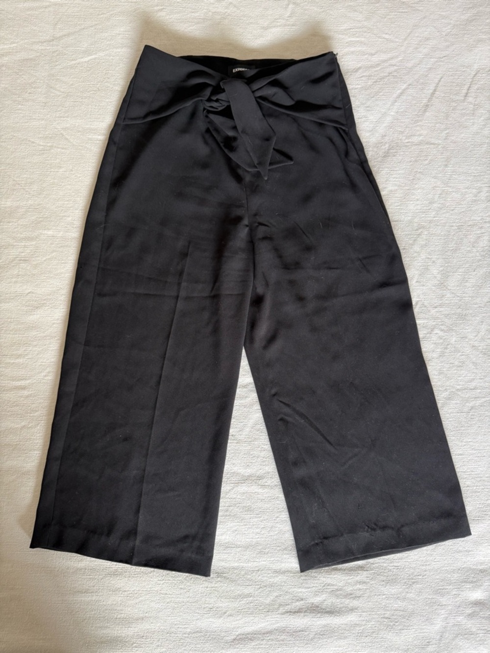 Express High-Waist Black Wide-Leg Pants with Front Tie - Cropped